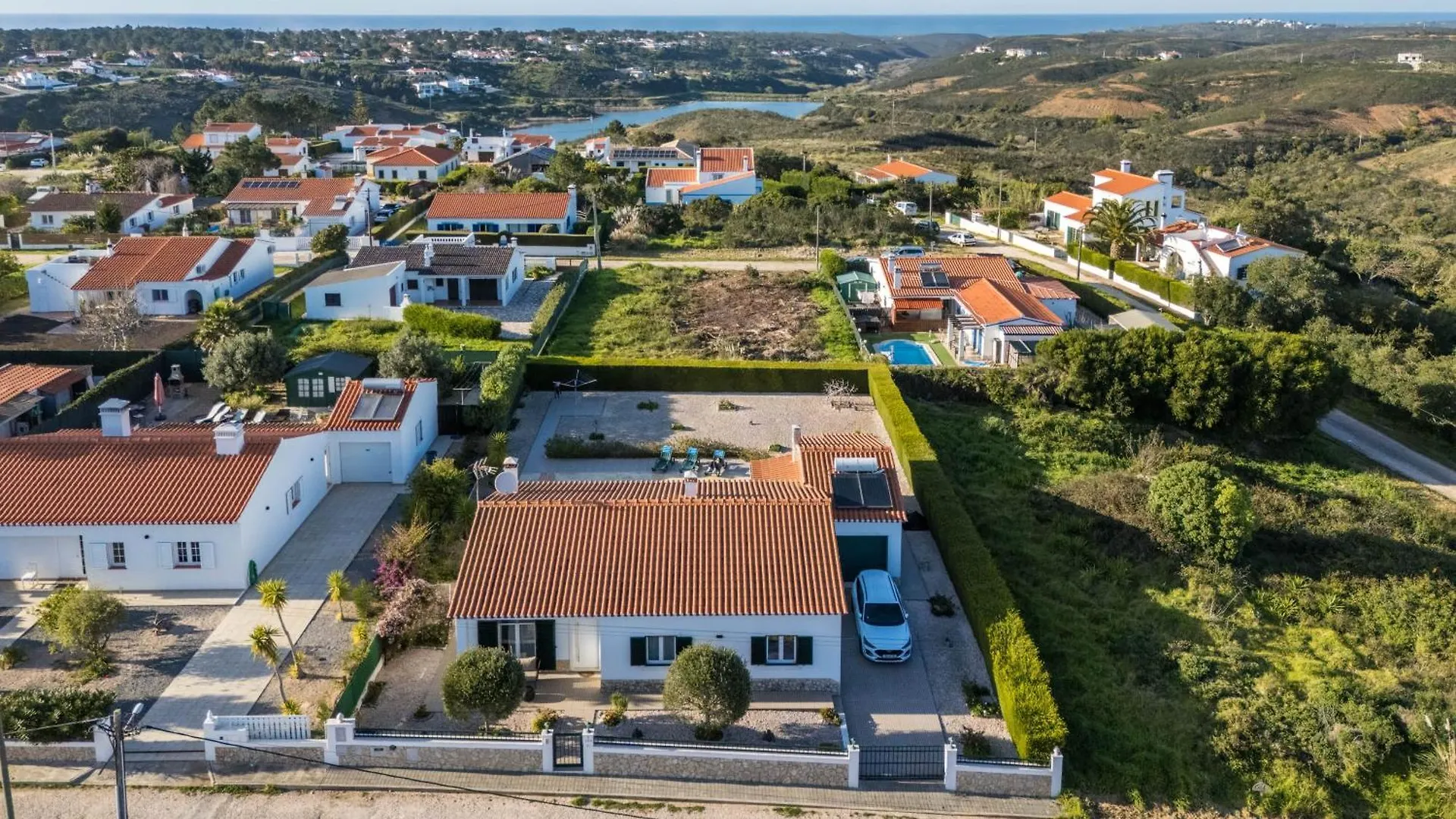 Sunny Ocean Villa With Pool Near Arrifana Beach Aljezur